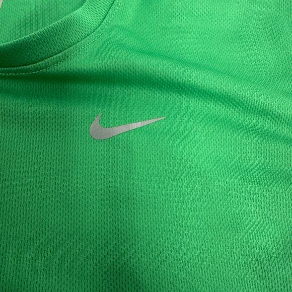 Nike Dri-FIT Green Short Sleeve Performance Shirt - Size Small - Picture 5 of 10